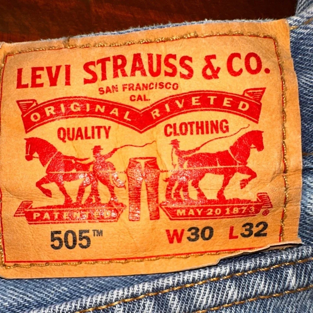Levis 505 Regular Fit Straight Leg Jeans Light Wash Blue W30 L32 00505-4834